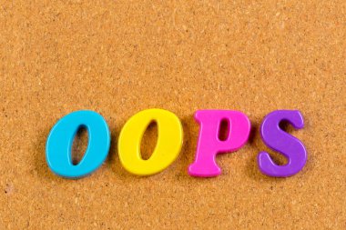 renkli oyuncak alfabesi harfleri, eğitim kavramı