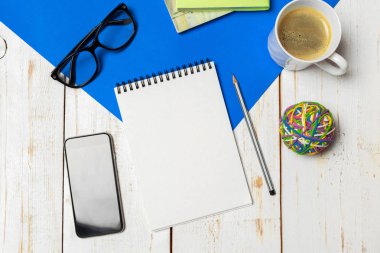 Ofis resepsiyon masası ile farklı malzemeleri 