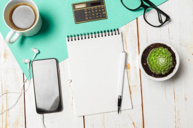 Ofis resepsiyon masası ile farklı malzemeleri 