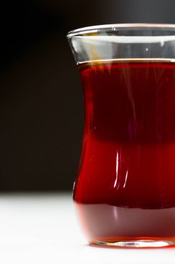 Geleneksel Türk çayı kapa