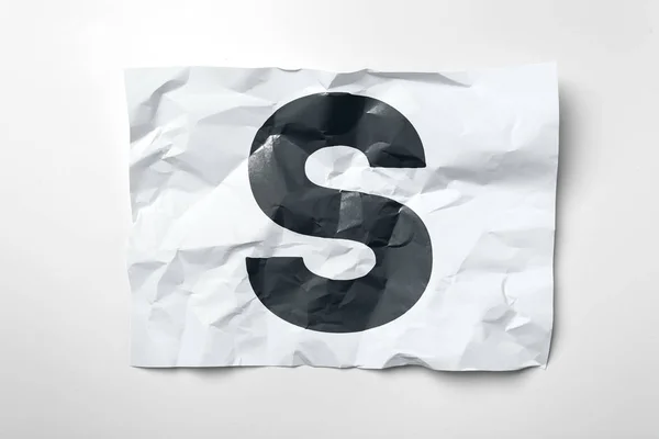 Grunge Buruşuk Kağıt Mektup Beyaz Arka Plan Üzerinde — Stok fotoğraf
