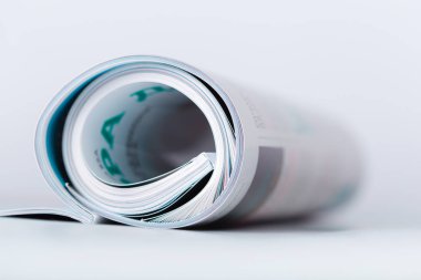 yıpranmış dergi roll, closeup bükülmüş