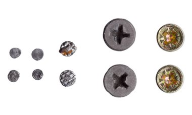 Beyaz arka plan üzerinde izole metal vida başkanları