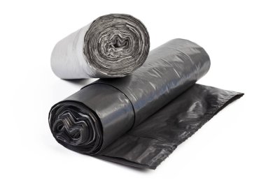 Beyaz arkaplanda izole edilmiş plastik çöp torbaları