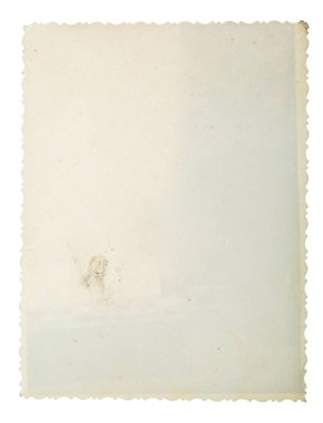 Beyaz arkaplan üzerine eski kağıt.