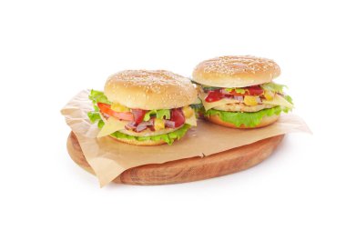 Beyaz arkaplanda hamburger