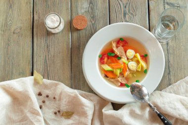 Sebzeli tavuk çorbası