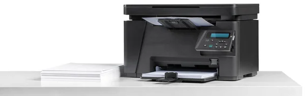 桌面上的办公室台式打印机 — 图库照片