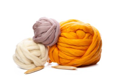 Beyaz arka plan üzerinde izole büyük iplik konu