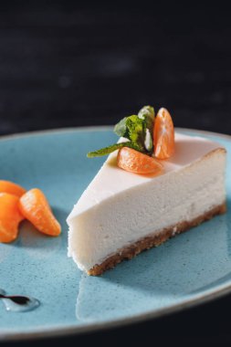 New York Cheesecake bölümü mandalina ile görev yaptı.