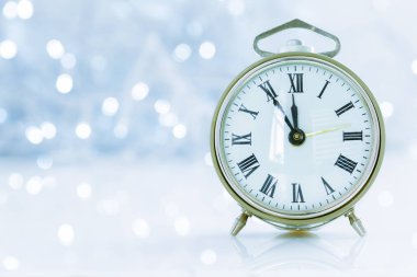 Noel zamanı için saatiyle kışın değiştirmek