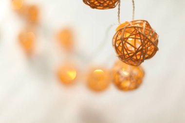 Beyaz arka plan üzerinde izole Noel ışıkları