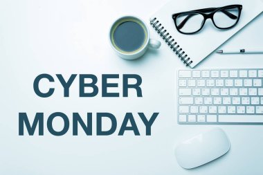 Cyber Pazartesi bilgisayar tabelada