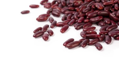 seçici odak beyaz arka plan üzerinde izole kırmızı fasulye