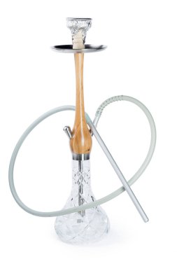 beyaz kağıt üzerinde izole nargile, yakın çekim