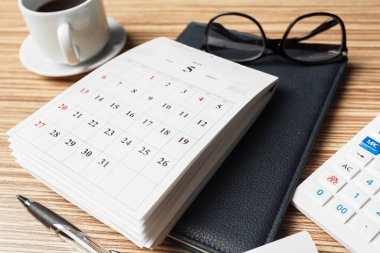 Çalışma alanı açık takvim ile yakın çekim