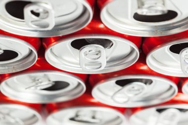 Boş geri dönüşüm kutu yakın çekim