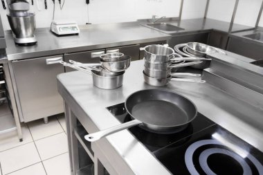 Soba sayaç modern restoran mutfak