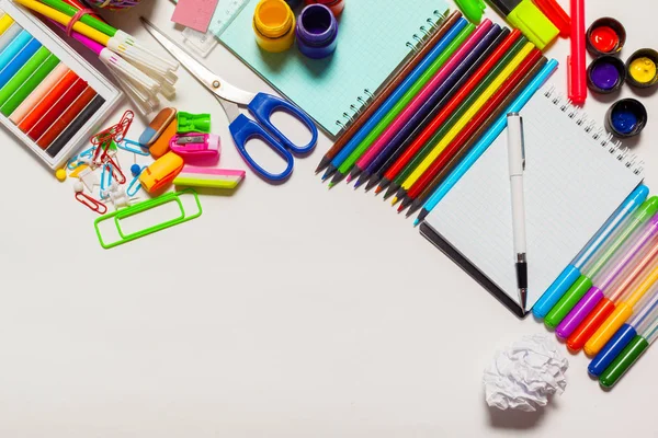 Renkli Okul Malzemeleri Üstten Görünüm Yakın Çekim — Stok fotoğraf