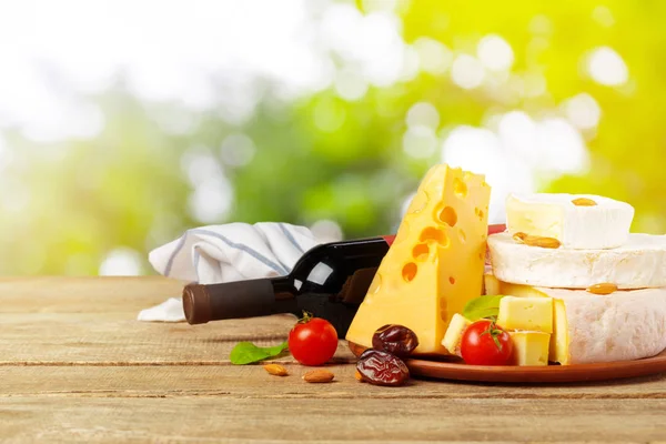 Variety Cheese Types Composition Wooden Board — Stock Photo, Image