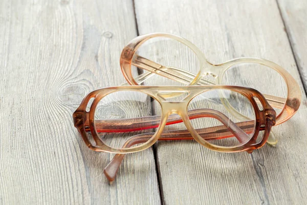 Gros Plan Des Lunettes Sur Table Bois — Photo