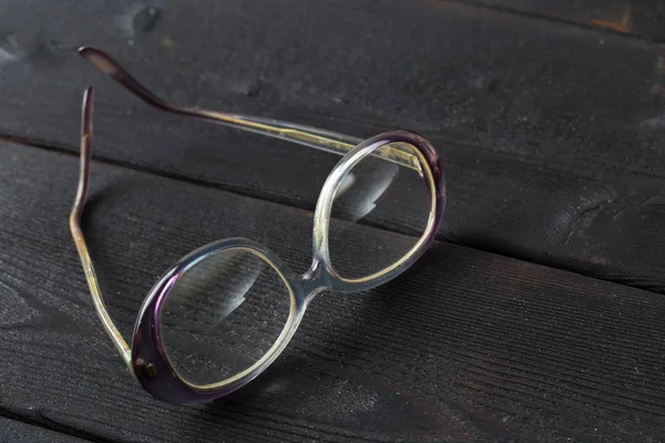 Nahaufnahme Von Brillen Auf Holztisch — Stockfoto
