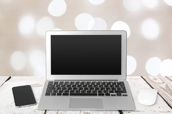 Close Laptop Laptop Blank Screen Table — Stock Photo, Image