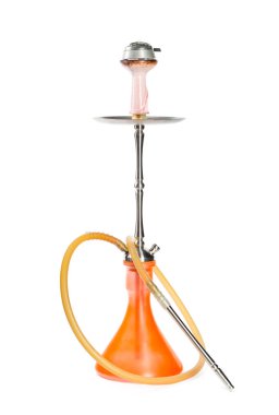 beyaz kağıt üzerinde izole nargile, yakın çekim