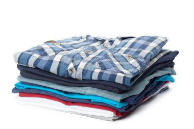 Beyaz arka plan, closeup elbise yığını