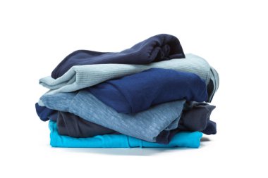 Beyaz arka plan, closeup elbise yığını