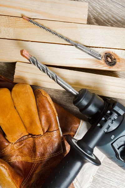 Elektrohammer Bohrmaschine Liegt Auf Holztisch — Stockfoto