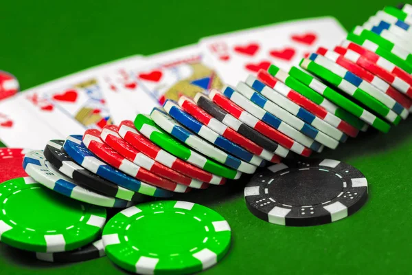 Poker Žetony Zeleném Stole — Stock fotografie