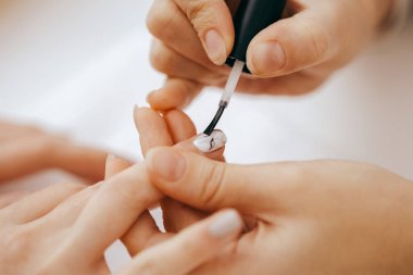 Close-up boyama nails güzellik salonu