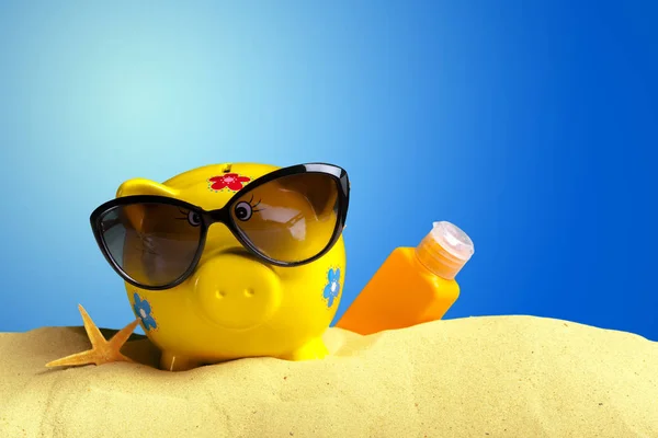 Bancos Verão Com Óculos Sol Praia — Fotografia de Stock