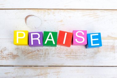 Tahta bloklar Word ahşap arka plan üzerinde 