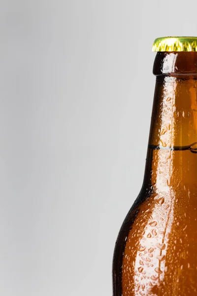 Бутылка Пива Белом Фоне — стоковое фото