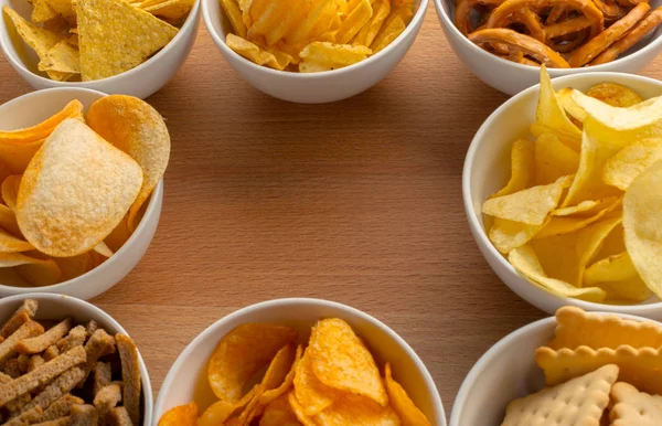 Zoutjes Kommen Houten Tafel Van Bovenaf — Stockfoto