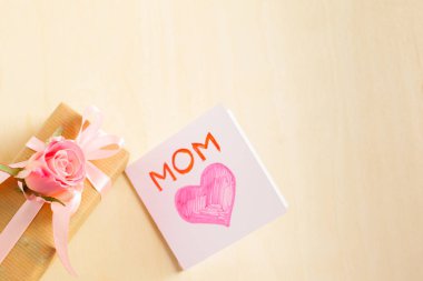 Mutlu Anneler Günü tebrik kartı şablonu