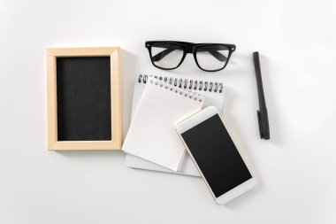 Ofis masaları arka plan üzerinde Kapat