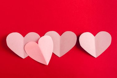 Masada güzel kağıt kalpler
