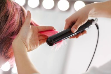 Kuaför saç stili kadın yok