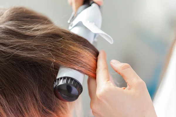 Coiffeur Fait Coiffure Femme — Photo