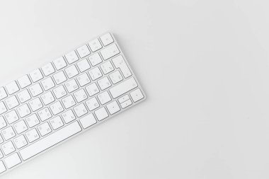 Ofis masaları ile klavye arka plan üzerinde Kapat