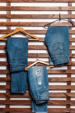 ahşap arka plan üzerinde kot yakın çekim