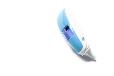 Beyaz arka plan üzerinde izole modern elektronik termometre