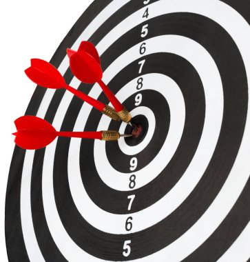 renkli dart ile dart tahtası