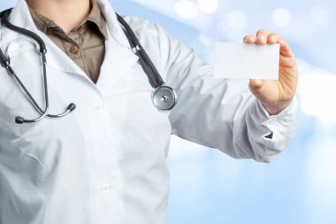 Beyaz önlük tıbbi doktor önden görünümü