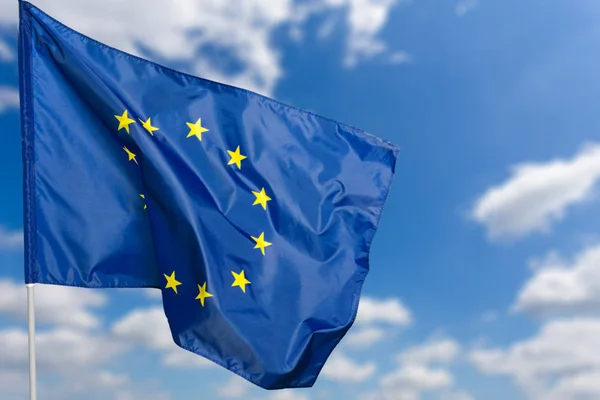 Steagul European Fundalul Albastru Cerului — Fotografie, imagine de stoc