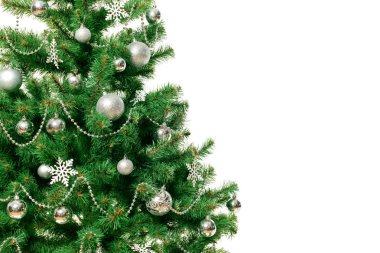 Beyaz arkaplanda izole edilmiş noel ağacı