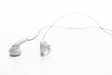 Kulaklıklar beyaza izole edildi